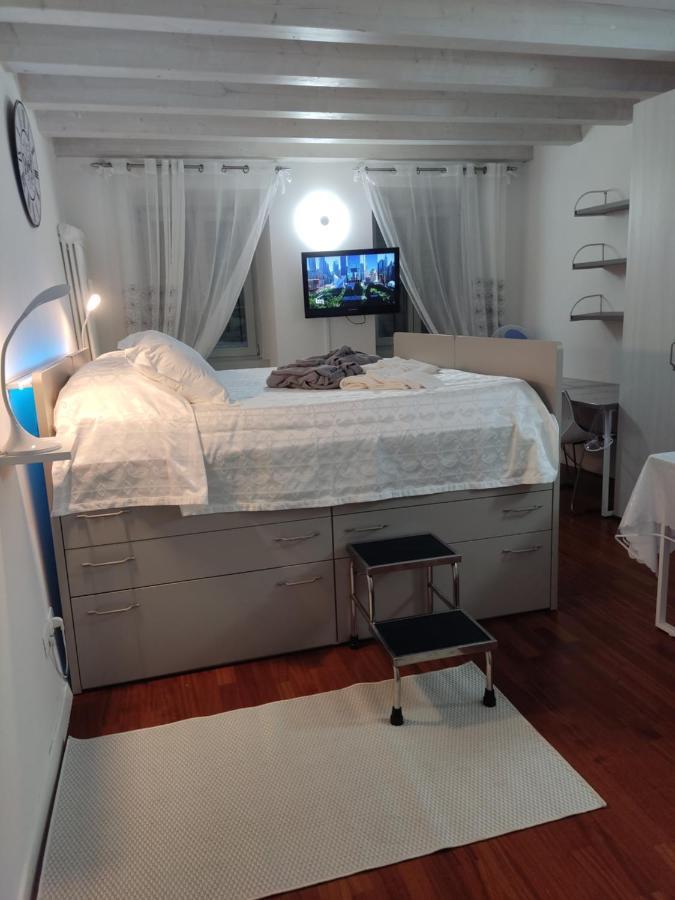 Jennifer House. Тренто Екстер'єр фото